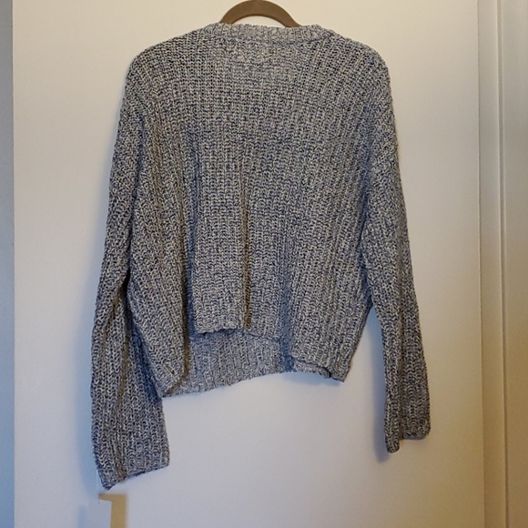 Womans sweater - Picture 5 of 6